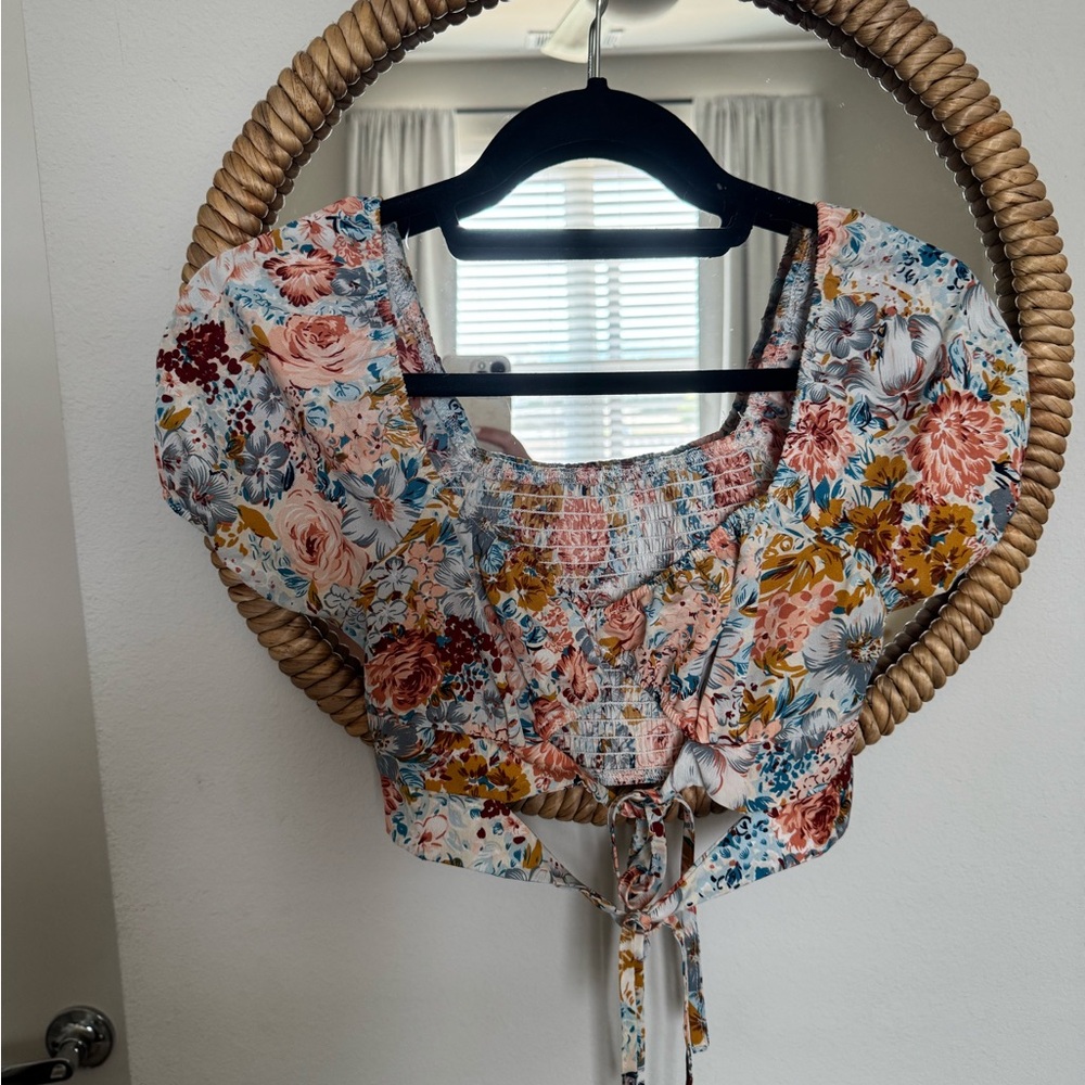 SHEIN White Puff Sleeve Crop Blouse